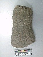 藏品(中型淺腰舌刃打製石斧)的圖片